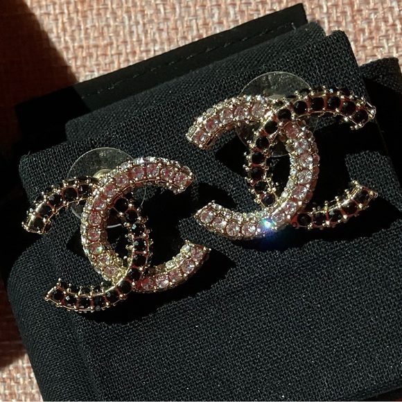 Like New Chanel CC Crystal Gemstone Earrings - Picture 4 of 10